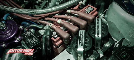 Η ανάφλεξη της Electromotive παρέα με τα μπουζοκαλώδια της Magnecor αλλά και την ελαφριά μπαταρία της Odyssey EVO VI TME 800ps